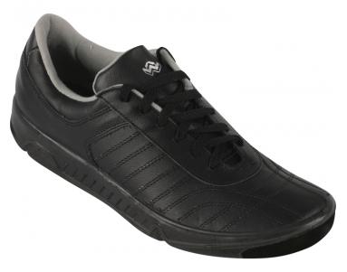 <b>EKSI'S 377 черные</b> <br> Обувь кроссовая<br>- назначение - бег<br> - верх: натуральная кожа<br>- метод крепления подошвы: литьевой<br>- размеры: 37...47<br>Подробнее >>